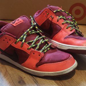 Nike sb crimson laser dunk low 11